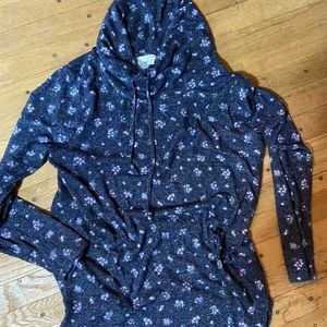 Market & Spruce pullover